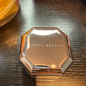 Fenty setting powder